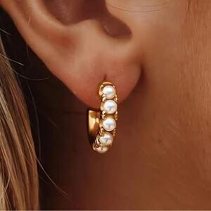 New! Zara Monday to Friday 14K Gold Plated Huggie Earrings (1026) NWOT